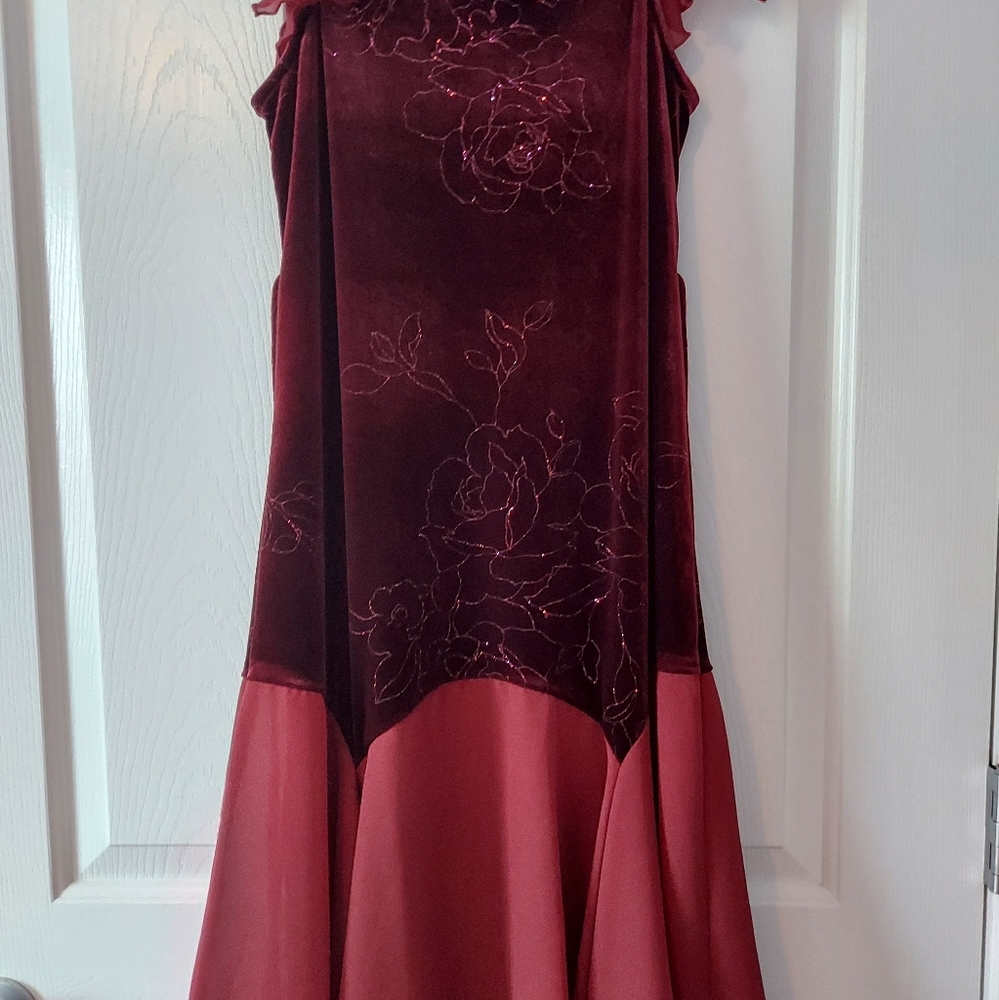 Burgundy dress with glitter roses